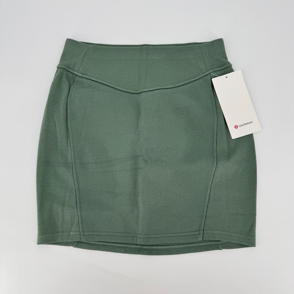 Lululemon Scuba HR Mini Skirt Green Eucalyptus GREU LW8ALSS Size S NWT